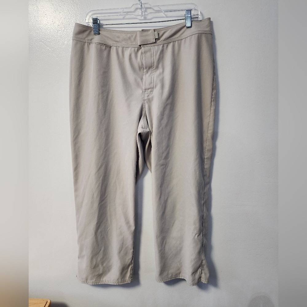 Women's Patagonia Size 14 Beige Capris